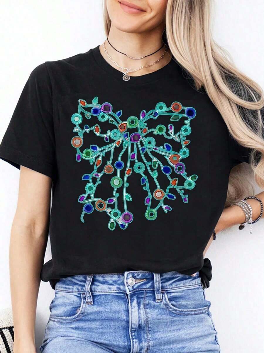 On Christmas Day, This Women's Short-Sleeved Crew Neck Casual T-Shirt Is Perfect For Everyday Wear And Sports. Featuring Colorful Lights And A Bow Print, It's Ideal As A Gift For Friends And Family. - 黑色 - 查看 1