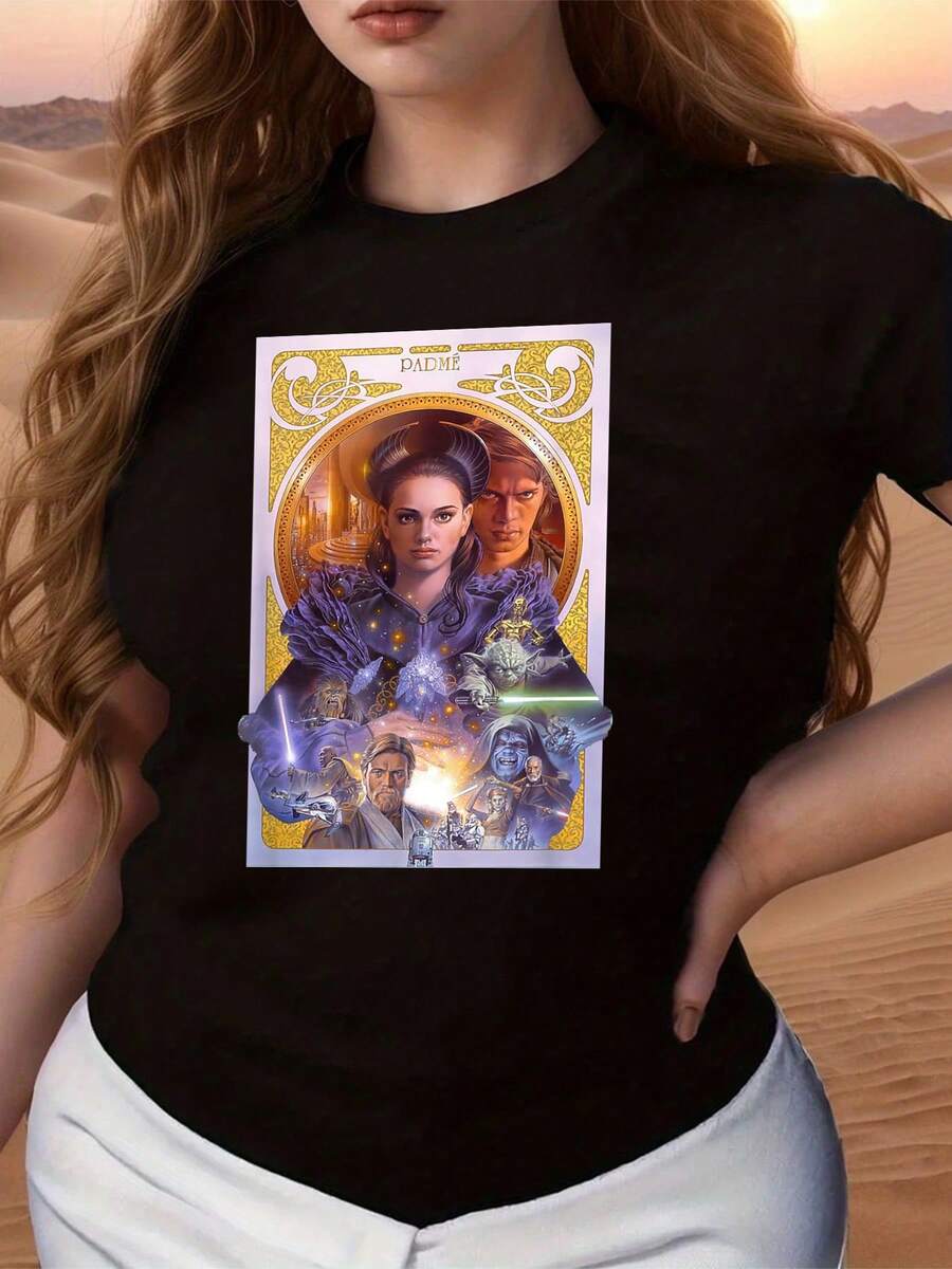 Artistic Illustration With Galactic Characters Surrounded By Mystical Lights And Golden Symbols That Evoke Strength And Inner Wisdom. Comfortable And Breathable Women's T-Shirt, Ideal For Everyday Wear And Showcasing Unique Style. - 黑色 - 查看 1