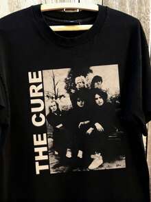 New 90s Unisex Black T-Shirt, Comfortable, Short-Sleeved, With A Unique Geometric Pattern, Washable, Suitable For All Seasons, Casual Wear, With A Music-Inspired Print, Stretch Fabric, Collectible T-Shirt. Loose And Comfortable. - 後退 - 查看 1