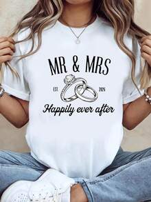 Limited Edition Summer 2026 T-Shirt Featuring Vintage "MR & MRS" And "Happily Ever After" Prints, Combined With An Overlapping Wedding Ring Design And The Inscription "2026," Creating A Romantic Wedding Anniversary Atmosphere. Short-Sleeved, Crew-Neck Style For Women. NFOO - 白色 - 查看 6