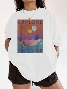 Explore A Galactic Landscape With Two Suns Shining Over A Sandy Horizon And Adventurous Figures That Evoke The Excitement Of Discovering Distant Worlds. Comfortable And Modern Women's T-Shirt For Universe Lovers. - 白色 - 查看 6