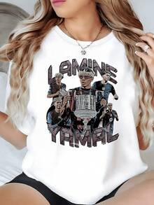 Jugadores celebrando un trofeo representando la pasión y la fuerza del trabajo en equipo con energía deportiva y espíritu ganador ideal para fanáticas del fútbol camiseta de mujer casual moderna cómoda y versátil - Blanco - Ver 8