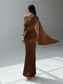 Vestido de mujer de unicolor con hombros asimétricos - Camel - Ver 2