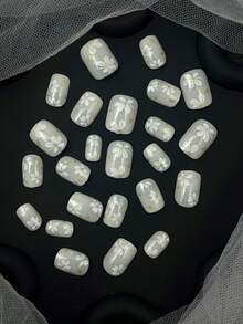 24片方形短款白色美甲贴片，简约日常佩戴，精致白色小花，金色闪粉压纹美甲套装，春夏美甲产品 + 1瓶果冻指甲胶 + 1个迷你指甲锉 - 彩色 - 查看 2