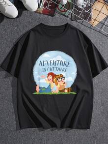 Gráfico con mensaje inspirador sobre la aventura y la amistad mostrando dos personajes alegres bajo un cielo azul transmitiendo energía positiva camiseta de mujer  cómoda y perfecta para días casuales y momentos felices - Negro - Ver 3