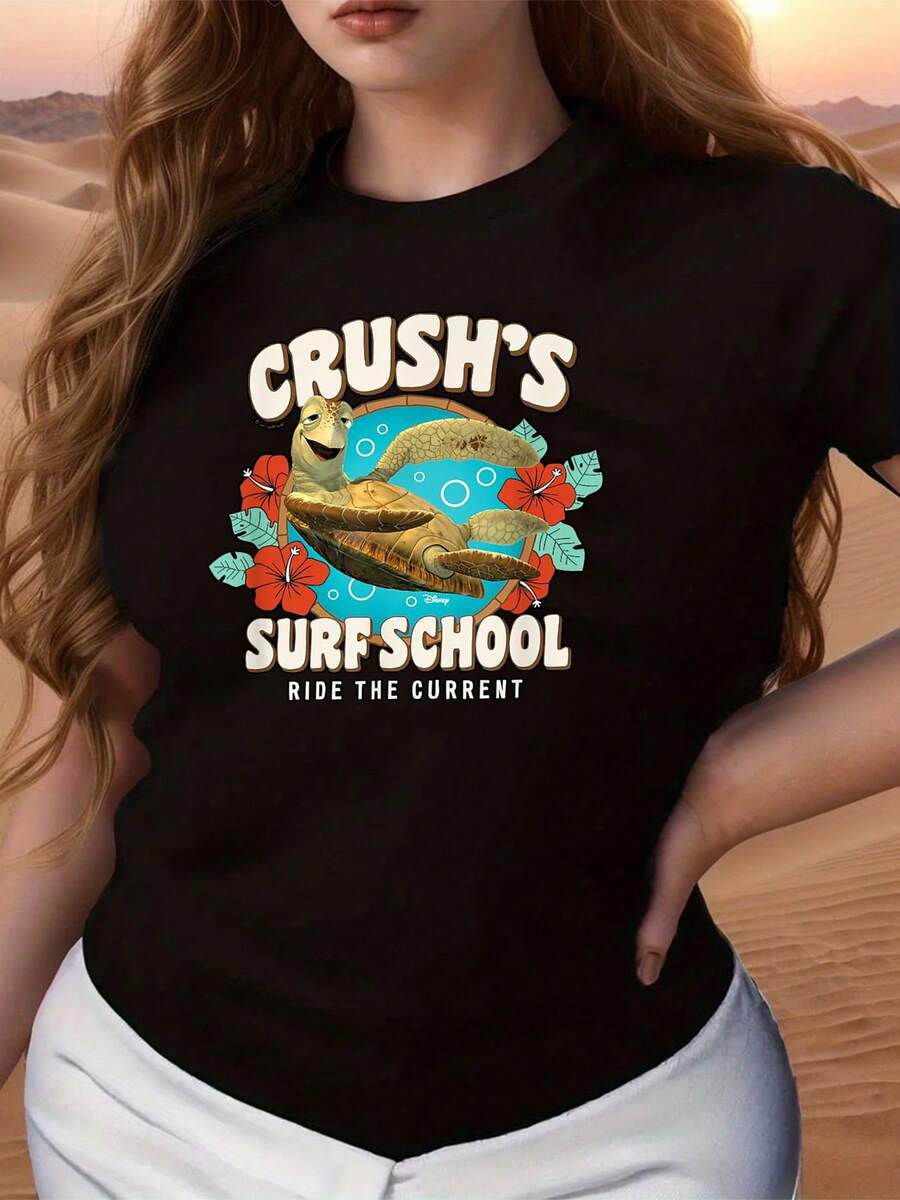 Smiling Turtle On A Marine Background With Red Flowers And An Inspirational Message That Transmits Energy And Good Vibes For Ocean Lovers. Comfortable And Casual Women's T-Shirt Ideal For Everyday Wear - 黑色 - 查看 1
