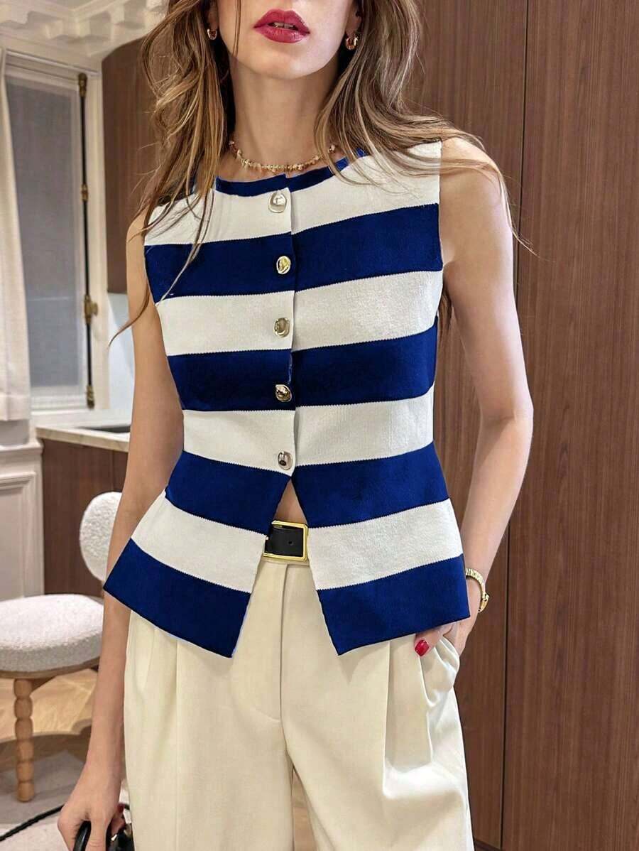 Top ajustado de punto con abertura y botón metálico asimétrico en el bajo, cuello redondo, de estilo francés minimalista y de moda, a rayas en blanco y negro, versátil, de tejido liso, para uso diario, viajes y vacaciones, apto para primavera/ver - Azul y blanco 2 - Ver 1