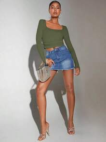 Camiseta crop de cuello cuadrado fruncido lateral - Verde militar - Ver 6