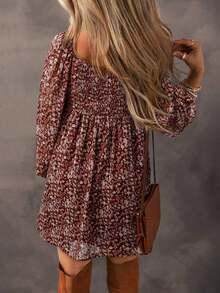 Acelitt Vestido de manga farol con frente fruncido y parches con estampado floral diminuto, elegante para vacaciones de primavera - Burdeos - Ver 2