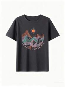 This Relaxed-Fit, Crew-Neck, Short-Sleeved T-Shirt Is Perfect For Summer. It Features A Fun, Retro Y2K Design With Colorful Stripes And Mountain And Sun Prints. Ideal For Vacations, The Office, Outings, Everyday Wear, Dates, Parties, Meetings, And Urban Looks. A Versatile Casual And Sporty Piece, It Makes A Great Gift For Any Occasion. - 深灰色 - 查看 2