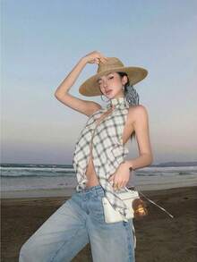 レディース トップス ノースリーブ ホルターネック チェック柄 甘辛 セクシー ショート丈 バックレス 夏 ビーチ リゾート Y2K ストリート 着痩せ 華奢見え 韓国ファッション おしゃれ 可愛い 格子柄 チョーカー風 オープンバック デコルテ きれいめ カジュアル デザイン 10代 20代 海 プール 旅行 イベント フェス ダンス 衣装 個性的 露出 涼しい 肌見せ ギャル 細見え フェミニン 春夏 新作 ブラウス ビスチェ 重ね着 抜け感 骨格ウェーブ 骨格ストレート 鎖骨強調 へそ出し 派手 目立つ 大人可愛い デート服 スタイルアップ デザイン性 着回し 万能 - ホワイト - チェックする 1