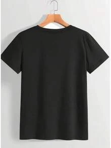 Camiseta casual de manga corta y cuello redondo para hombre con una chica de anime, ideal para usar al aire libre en primavera y verano. Corte regular con detalles decorativos y tejido ligeramente elástico. - Negro - Ver 3