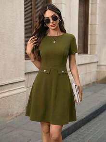 Vestido mini elegante y chic de mujer con unicolor, decoración de botones y encaje en la cintura, para el verano - Verde militar - Ver 9