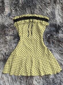 Vestido mini con volantes, estampado de lunares y encaje contrastante sin tirantes para mujer - Amarillo - Ver 1