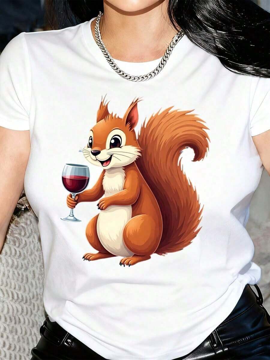 New Arrivals For Summer. Women's T-Shirt With A Fun Squirrel Holding A Wine Glass Design - Soft, Casual Crew Neck, Short Sleeves, Lightweight And Breathable, Perfect For Casual Outfits, Fun Graphic Tee, Comfortable Fit. Blouse, Shirt > Beautiful. - 白色 - 查看 1