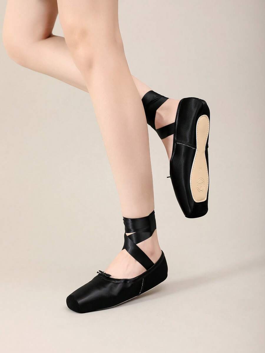 Sepatu Balet Pointe Satin Perunggu Wanita dengan Pita Terbungkus, Sepatu Dansa Datar dengan Sol Karet untuk Olahraga Dalam/Luar Ruangan, Perlindungan Jari Kaki, Pertunjukan Dansa Profesional, Nyaman dan Ringan - Hitam - View 1