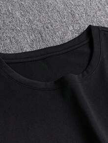 Women's T-Shirt: Simple And Elegant, Sporty, Plus Size, Loose Fit, And Short Sleeves (With A Heart Graffiti Print), Suitable For Shopping, Lounging At Home, And Other Occasions. Women's Top/Short-Sleeved Shirt/Women's T-Shirt. - 黑色 - 查看 3
