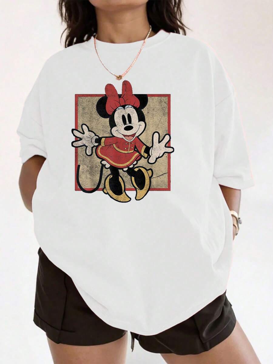 Gráfico de un personaje animado clásico con lazo rojo y vestido vintage que transmite alegría y ternura camiseta de mujer casual cómoda y moderna perfecta para uso diario - Blanco - Ver 1