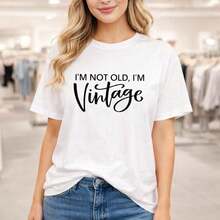 Camiseta de Algodón con Estampado Vintage "No Soy Vieja, Soy Clásica" para Mujer, Talla Grande, Corte Holgado, Manga Corta, Cuello Redondo, para Uso Diario Casual, Camiseta Básica Suave y Transpirable, Camiseta con Gráficos Vintage para Mujer, Adecuada para primavera, verano y otoño. - Blanco - Ver 7
