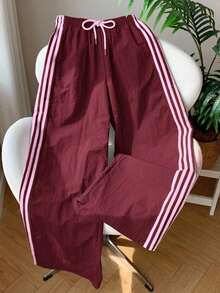 Pantalones de chándal casuales y holgados con cintura elástica y rayas laterales marrones para mujer - Burdeos - Ver 3