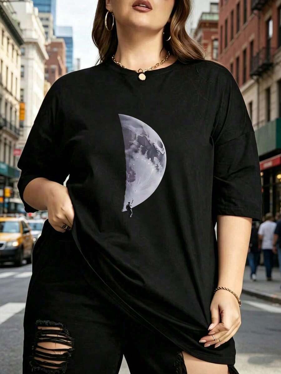Plus Size Short Sleeve T-Shirt For Women With Moon Design - Comfortable And Unique Fashion For Curvy Mexican Women. - 黑色 - 查看 1