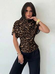 Blusa ajustada de estampado animal minimalista y casual con cuello fruncido, manga asimétrica y cintura fruncida, para mujer, para todas las estaciones - Blanco - Ver 4