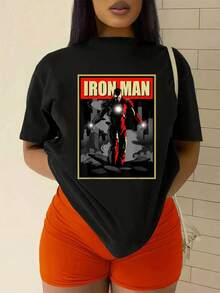 Figure Advancing Through Ruins With A Bright Light On His Chest, A Symbol Of Strength And Determination. Comfortable Women's T-Shirt, Ideal For Everyday Wear And Lovers Of Epic Heroes. - 黑色 - 查看 2