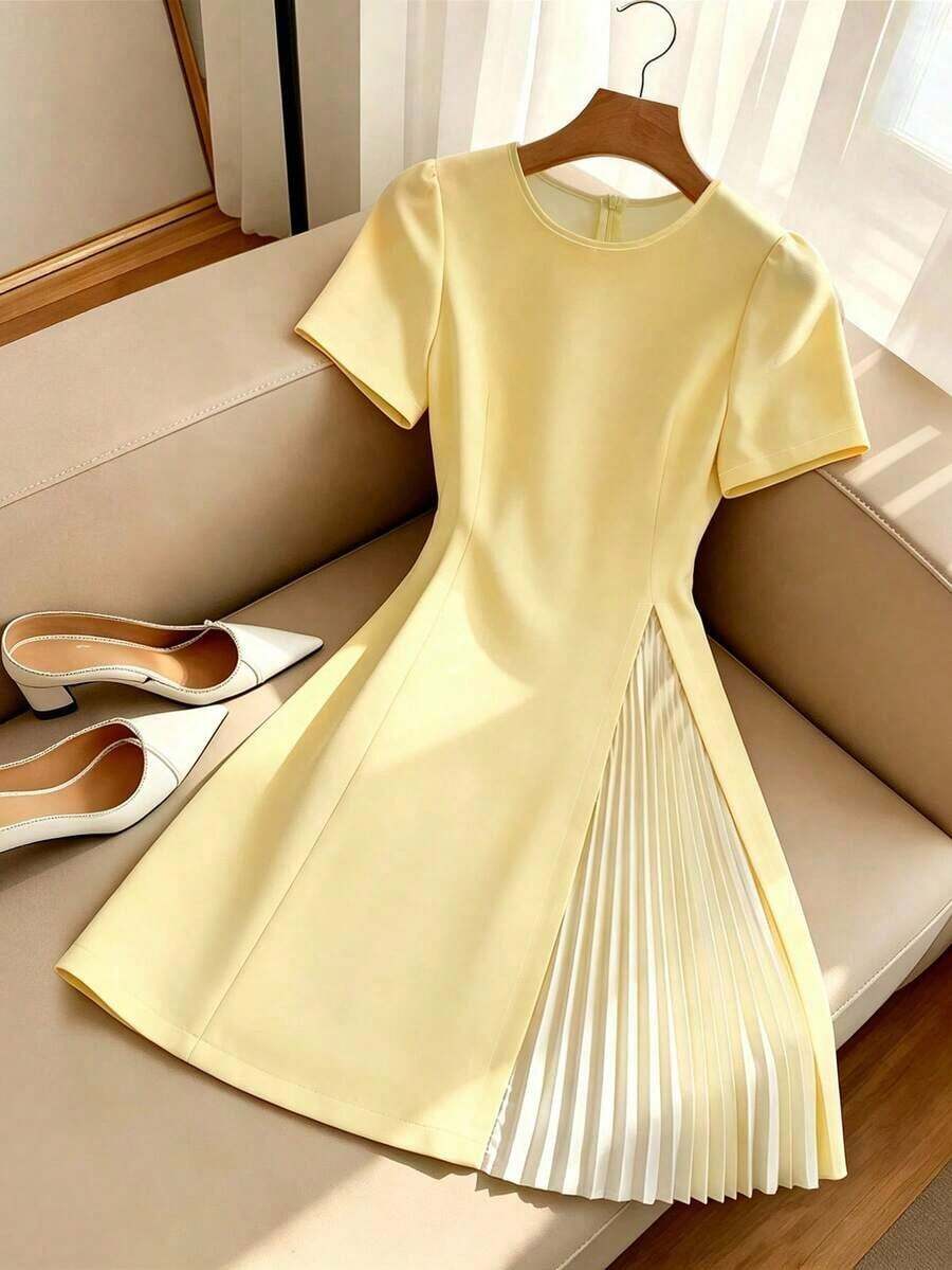 Vestido elegante y de moda con cuello redondo, mangas cortas y plisado - Amarillo - Ver 1