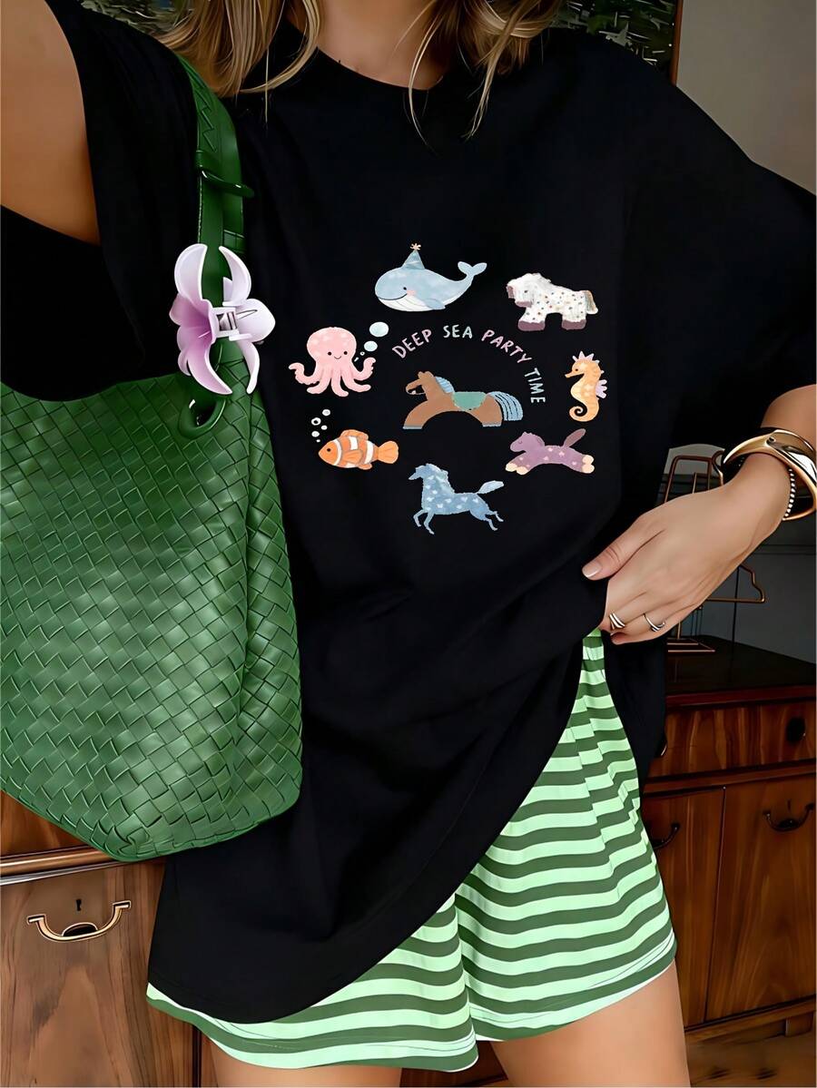 Kawaii Deep Sea Party Time Graphic T-Shirt, 100% Cotton Oversized Soft Breathable Casual Crewneck Short Sleeve Top, Summer Vibes Aesthetic Streetwear Tee For Women & Ocean Lovers - 黑色 - 查看 1