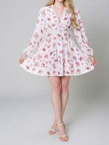 Vestido corto floral cuello V ajustado dulce y elegante primavera 2026 - Blanco - Ver 2