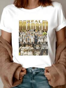 Triumphant Celebration With Players Lifting A Shining Trophy And A Victory Atmosphere That Conveys Passion, Energy, And Unity. Comfortable, Modern Casual Women's T-Shirt For Sports Fans. - 白色 - 查看 8