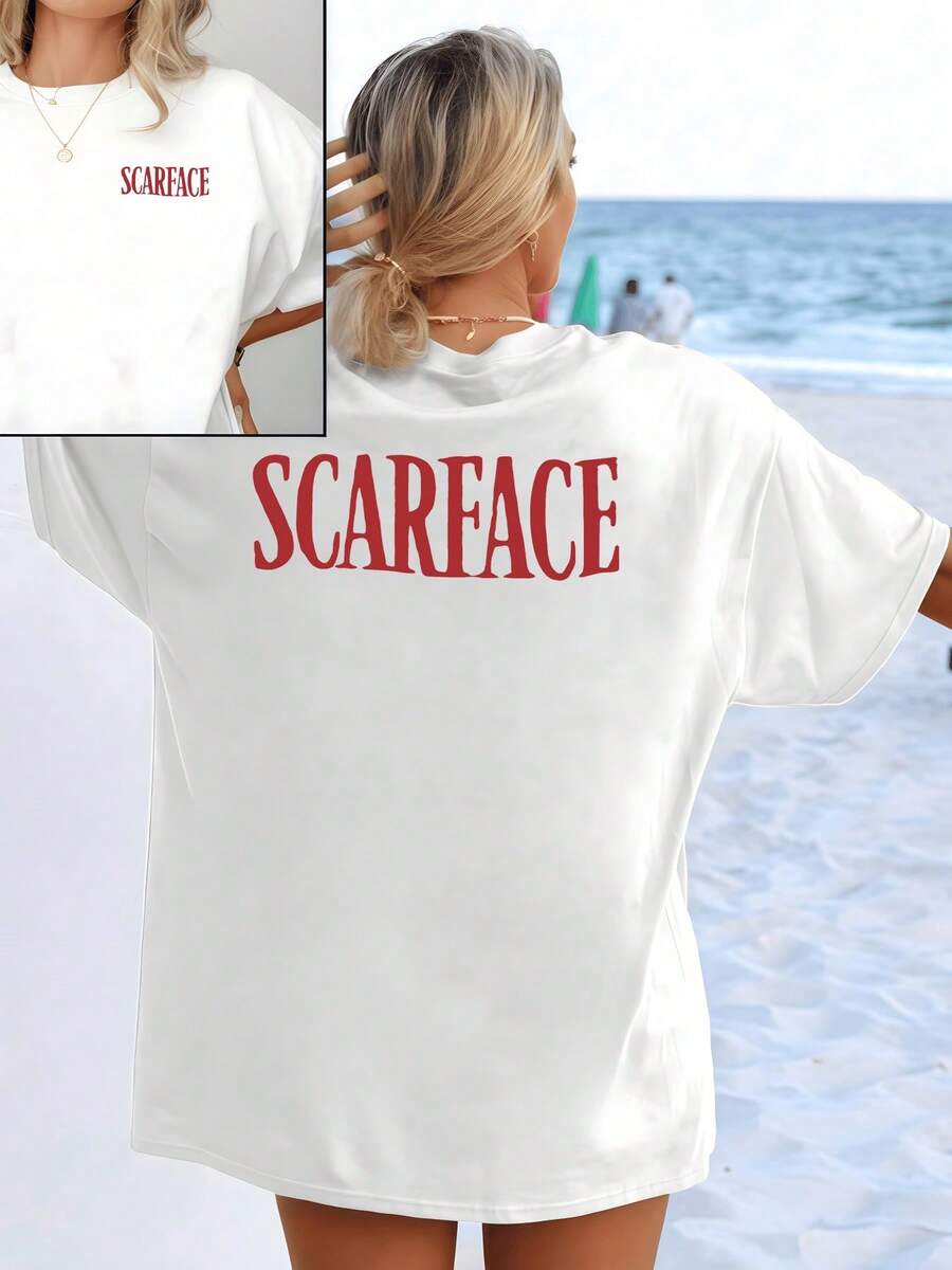 Red Text On The Front And Back Symbolizing Strength, Courage, And Determination. A Modern, Urban-Style, Double-Sided Women's T-Shirt That's Comfortable And Casual, Perfect For Everyday Wear At The Beach Or In The City. - 白色 - 查看 1