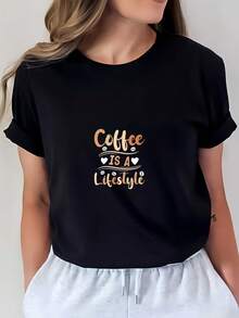 Camiseta ModaModa para Amantes del Café de 180g - 'El Café es un Estilo de Vida' - Perfecta para Reuniones Familiares, Actividades de Team Building en la Oficina y Regalos Festivos - Camiseta de Manga Corta Suave y Cómoda para Atuendos Casuales - Negro - Ver 1