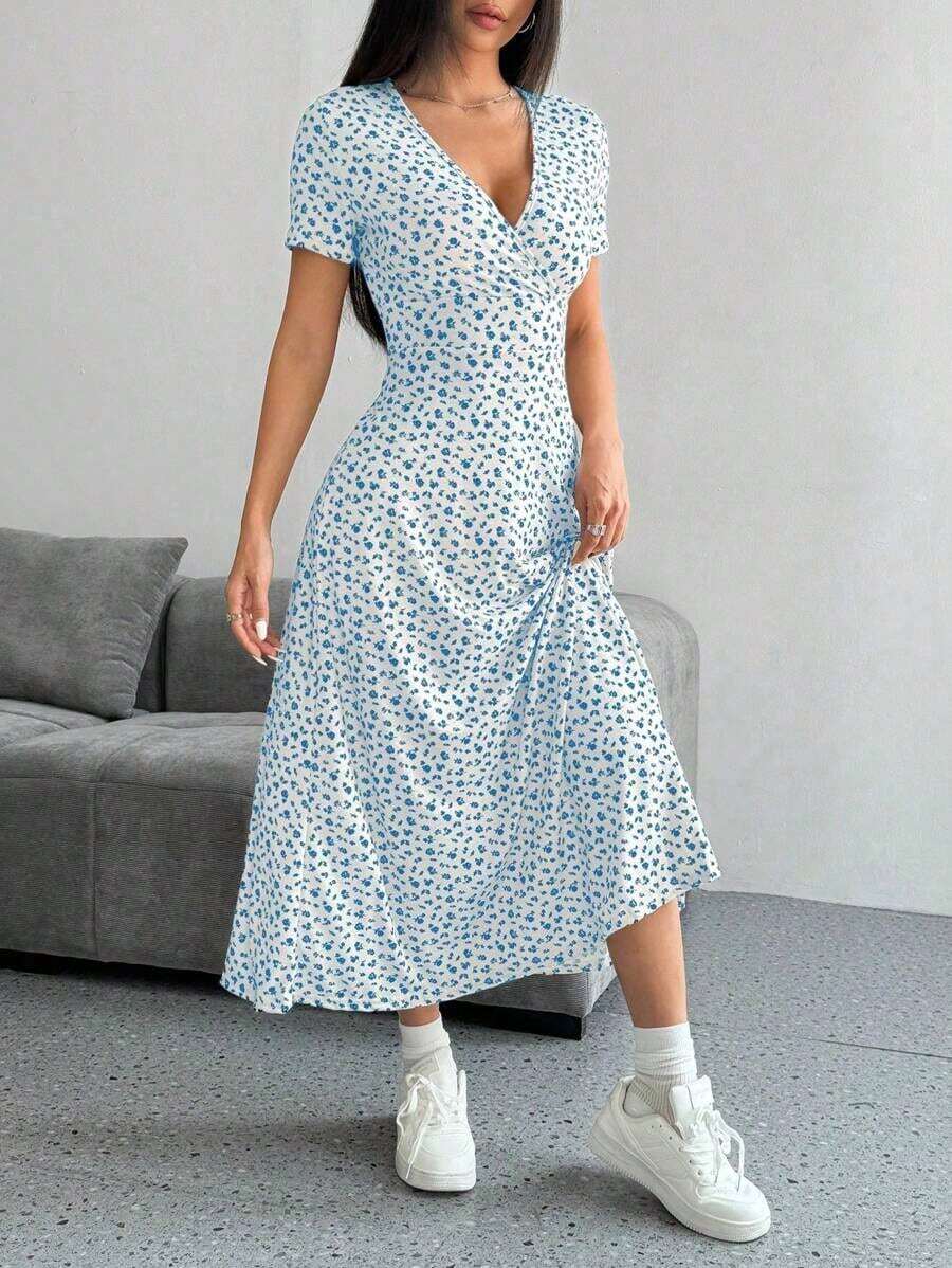 Vestido casual de verano con cuello en V, manga corta y estampado floral diminuto (corte aleatorio) para mujer - Multicolor - Ver 1