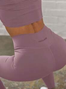 Sport Leggings ajustados de cintura contorneada y cruzada para actividades, pádel, tenis, pickleball, gimnasio, fitness, pilates y uso casual diario - Púrpura malva - Ver 5