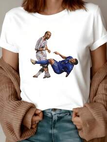 A Football Scene Depicting The Passion Of The Sport And The Moment Of An Intense Duel, Showcasing Strength And Determination. A Comfortable, Casual Women's T-Shirt For Everyday Wear, Modern And Original. - 白色 - 查看 8