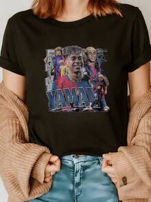 Players In Action Showing Passion For Football With Vibrant Energy And A Stadium Background That Conveys Strength And Movement. Modern, Comfortable, And Versatile Casual Women's T-Shirt. - 黑色 - 查看 8