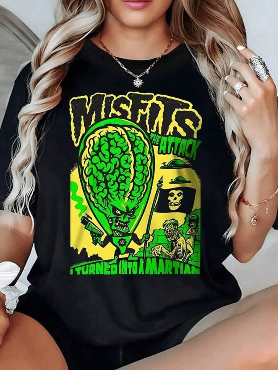 Alien With Giant Green Brain In A Balloon Threatening A City Alongside Human Figures And Mysterious Symbols. Women's T-Shirt, 100% Cotton, 220g - 黑色 - 查看 1