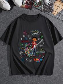 Ilustración colorida inspirada en la celebración del Día de los Muertos con personajes animados, guitarras, calaveras, flores y notas musicales que transmiten alegría y amor por la música camiseta de mujer  cómoda y moderna para uso casual - Negro - Ver 3