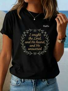 Limited Time Offer, Limited Quantity Available, Lightning, Women's Shirts, Women's T-Shirts. Women's Casual Short-Sleeve Crew Neck T-Shirt With Christian Bible Verse Print, Featuring An Inspirational Floral Wreath Design. - 黑色 - 查看 2