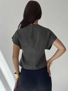 Blusa casual de manga murciélago asimétrica de unicolor mostaza, elegante, simple, estilosa y minimalista, versátil para el uso diario y el transporte, de alta gama, minimalista y desconstructiva, con manga de murciélago oversize y cuello en V de - Gris - Ver 4