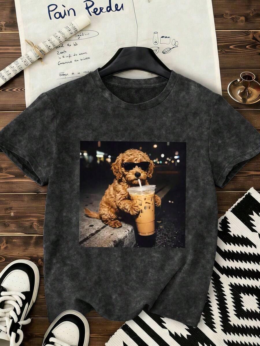 Casual Short-Sleeved T-Shirt With A Print Of A Dog Drinking Bubble Tea, Round Neck Design, Suitable For Summer And Autumn, Excellent For Daily And Outdoor Wear, Women's Graphic T-Shirt With A Snowflake Print In Black, Plus Size - 黑色 - 查看 1