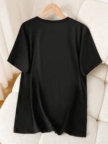 T-Shirt With A Dancing Skeleton Print. Available In 6 Colors, Short Sleeves, Round Neck, High-Stretch Casual Sports Top. Machine Washable. Suitable For Spring And Summer. Can Be Worn In All Seasons. Women's Clothing. Elegant Party Outfit, T-Shirt For Elegant Ladies, Blouses Suitable For Curvy Women, Casual Wear, Cool And Sweat-Free Summer Wear, Fun Letter Print. - 黑色 - 查看 2
