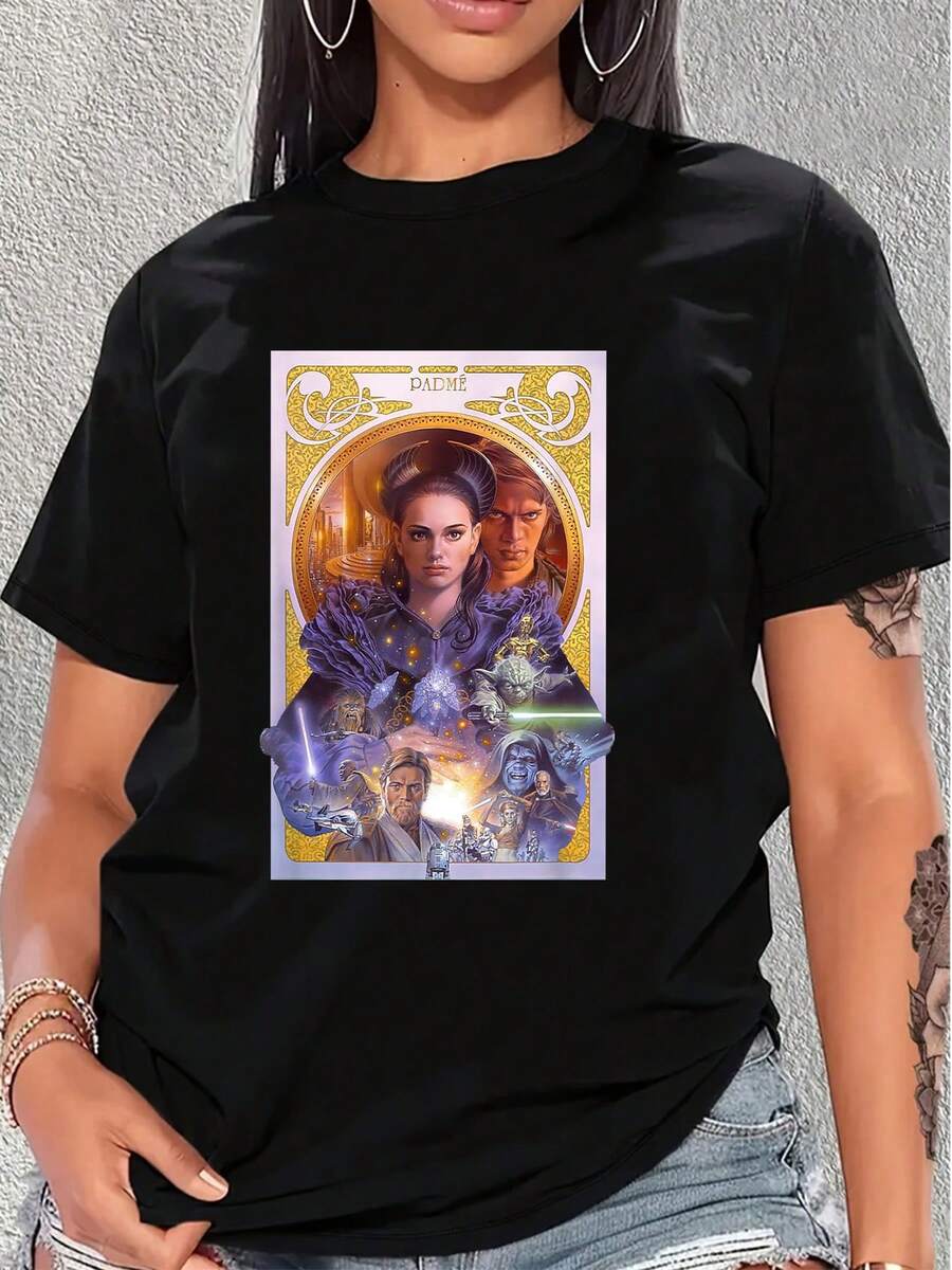 Ilustración galáctica que representa una batalla épica entre luces y sombras con personajes futuristas y energía cósmica llena de poder místico y aventura espacial camiseta de mujer cómoda y moderna ideal para uso diario - Negro - Ver 1