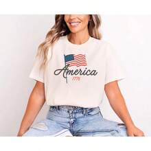 4th Of July T-Shirt, Red, White And Blue, Patriotic T-Shirt, Independence Day T-Shirt, Gift For Women, American Flag T-Shirt, Red, White And Blue T-Shirt. - 白色 - 查看 3