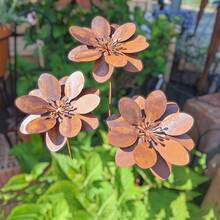 1/3pcs Rustic Floral Garden Planter Decor, Floral Gardening Decoration, Metal Yard Garden Decor, Wrought Iron Outdoor Patio Art, Suitable For Garden, Planter, Balcony, Fence Top Decor And Gifts - Rusty Flowers - View 4