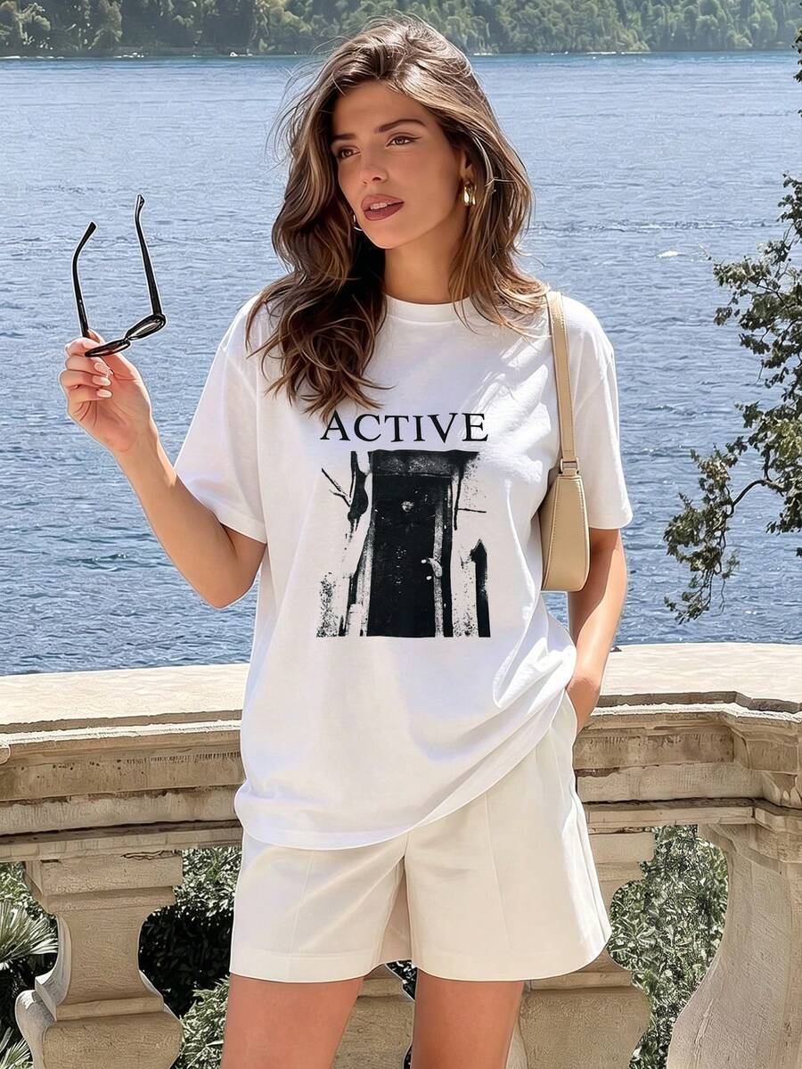 Playera Casual Oversize Mujer "Active" - Blanca con Estampado Abstracto en Negro