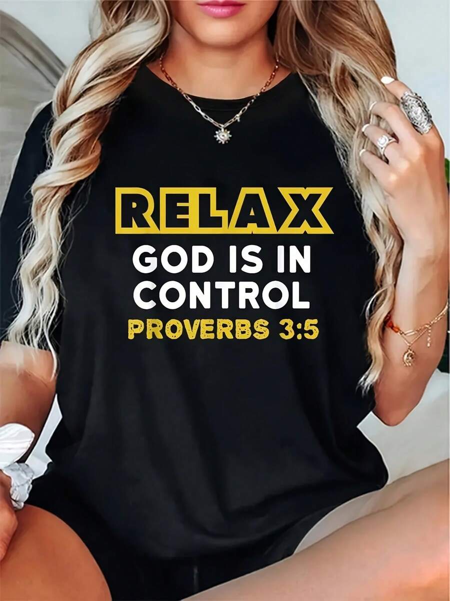 Women's Black T-Shirt 'God Is In Control' Proverbs 3:5 - Casual Crew Neck, Comfortable Stretch Fabric, Christian Inspirational Message, All-Season Clothing, Relaxation Wear | Bible Quote T-Shirt | Comfort Fit T-Shirt - 黑色 - 查看 1