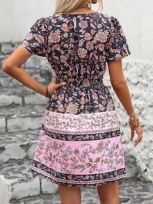 Women's Pink And Black Dress With Bohemian Floral Print, V-Neck, High Elastic Waist, Short, Sweet Skirt, Lightweight Fabric Ideal For Spring And Summer, Vintage And Casual Style Perfect For Holidays, Beach Parties And Walks - 粉色 - 查看 3