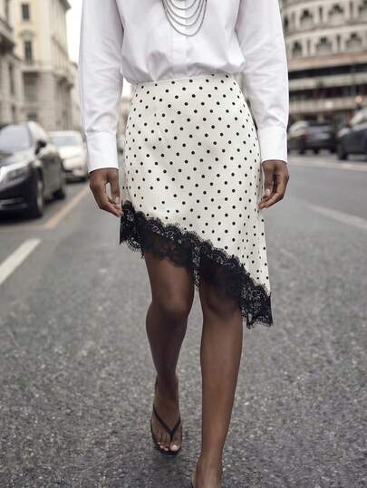 Elegante y de moda, falda de mujer versátil asimétrica de encaje, parche y lunares de satén, nueva llegada de primavera/verano, vacaciones en blanco